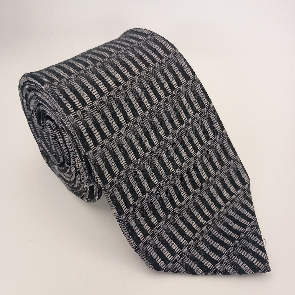 Van Heusen Men's Grey Patterned 100% Silk Necktie